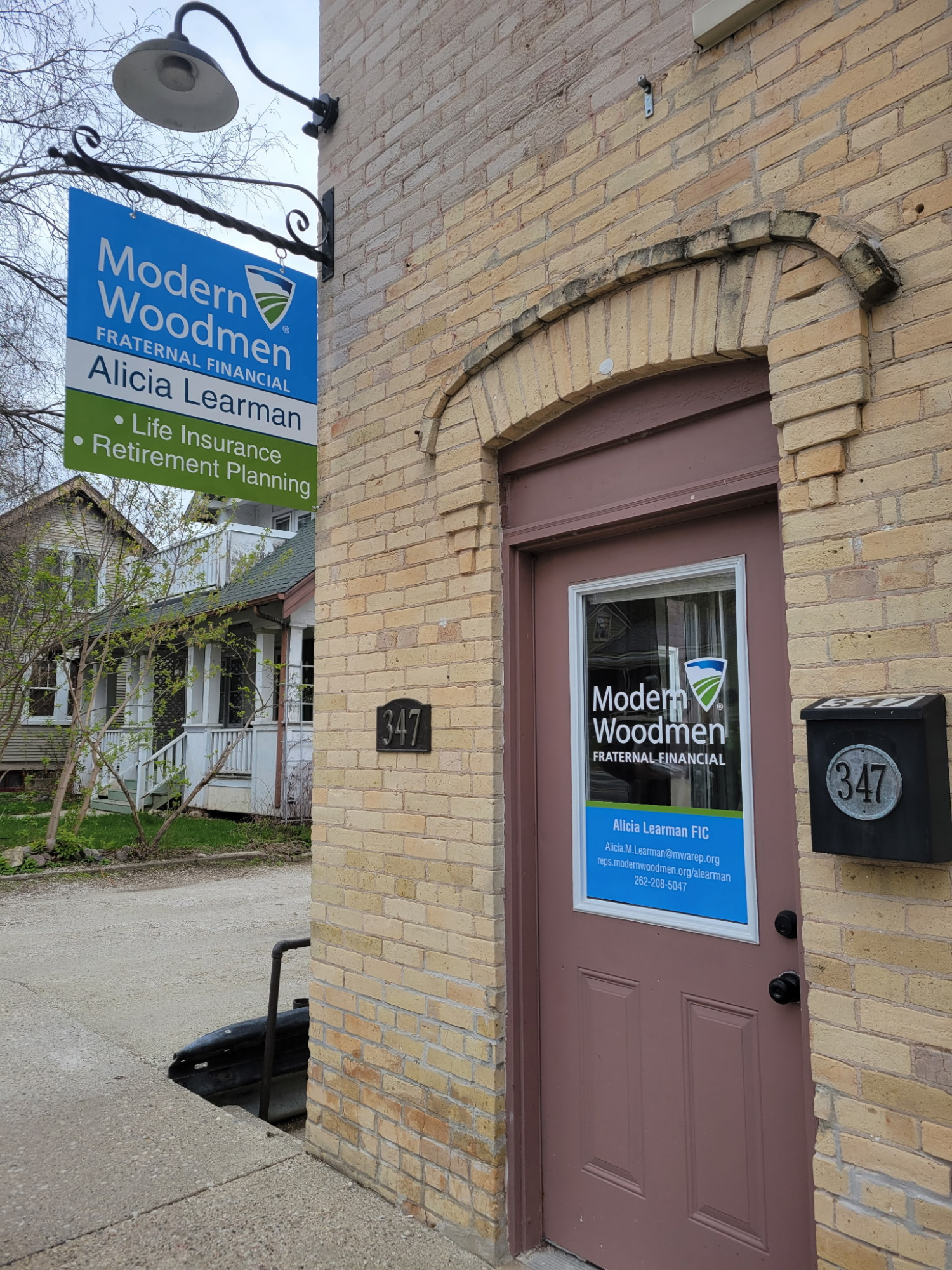 Modern Woodmen Building Sigange 