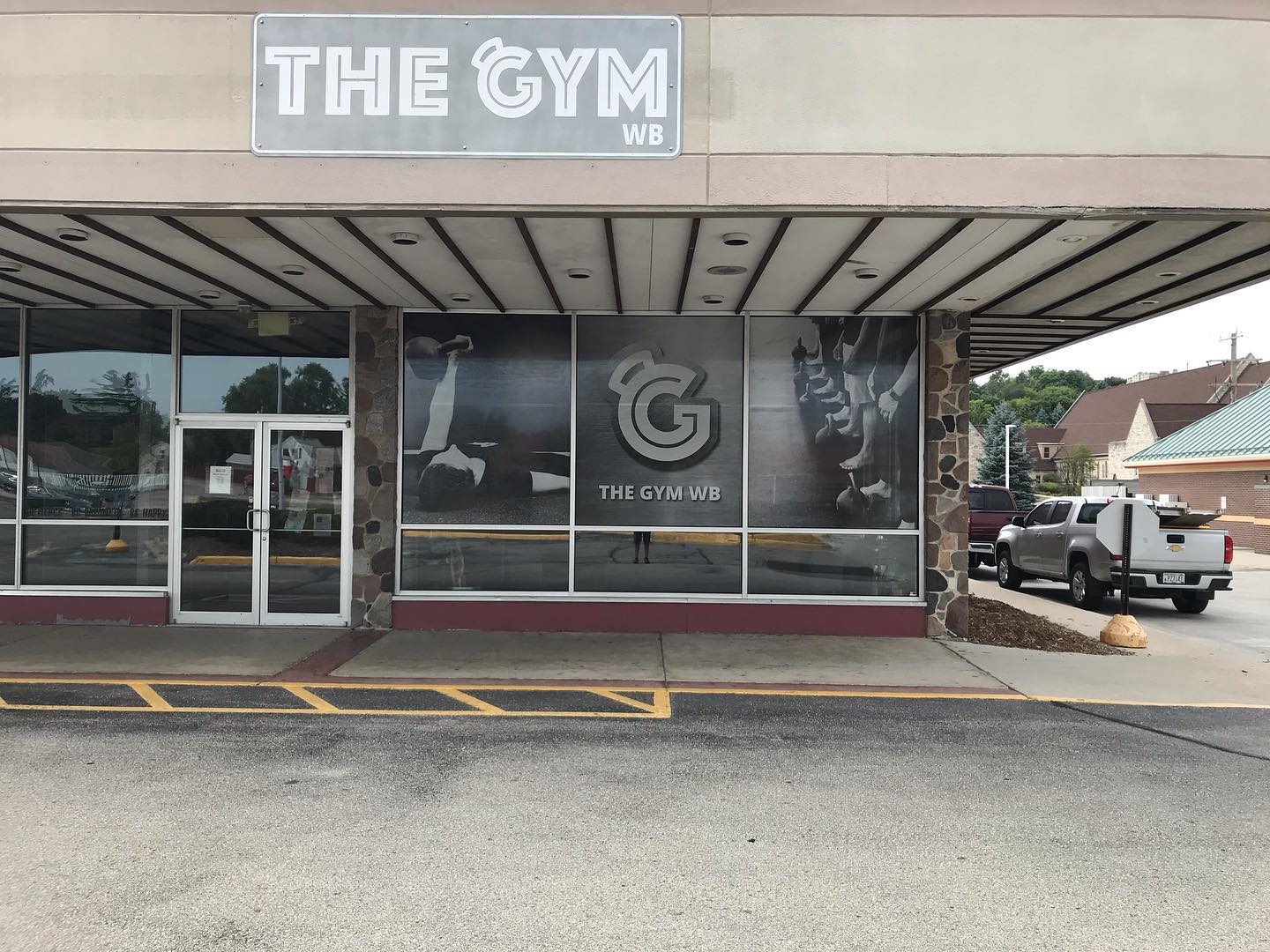 Sign and banner design and installation in Menomonee Falls, WI